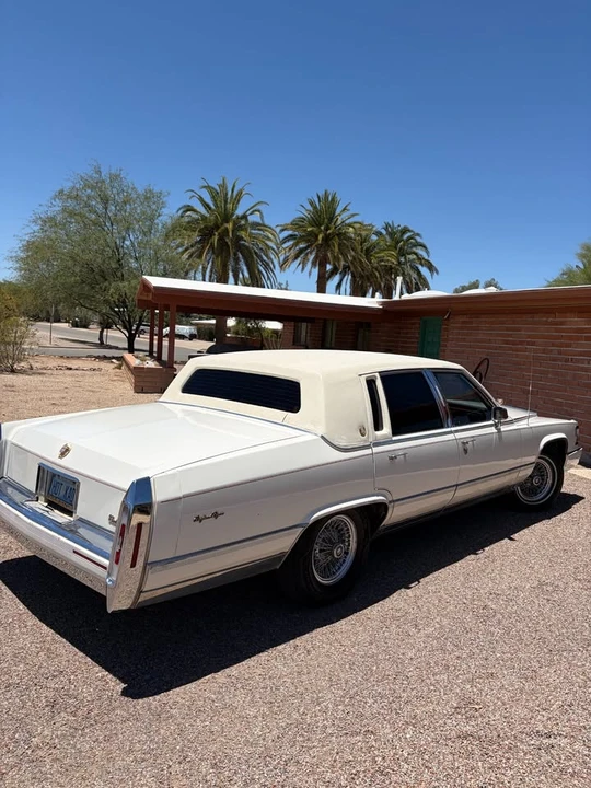 1990 Cadillac Brougham - Image 12 of 15