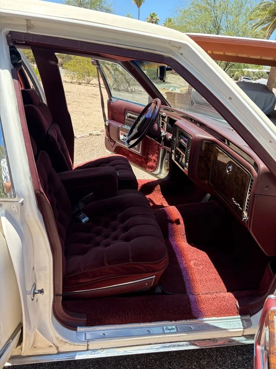 1990 Cadillac Brougham - Image 10 of 15