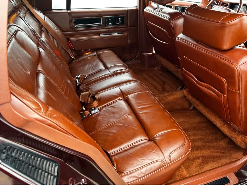1990 Cadillac DeVille 7th Gen - Image 11 of 20