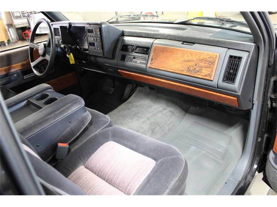 1990 Chevrolet C/K 4th Gen - Image 24 of 31