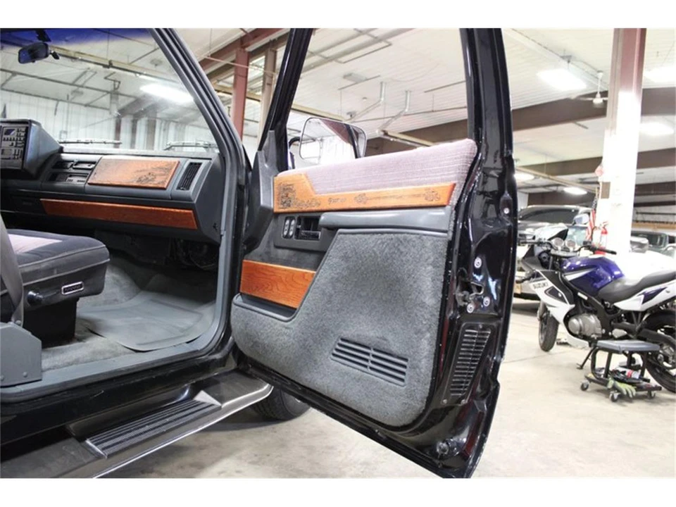1990 Chevrolet C/K 4th Gen - Image 20 of 31