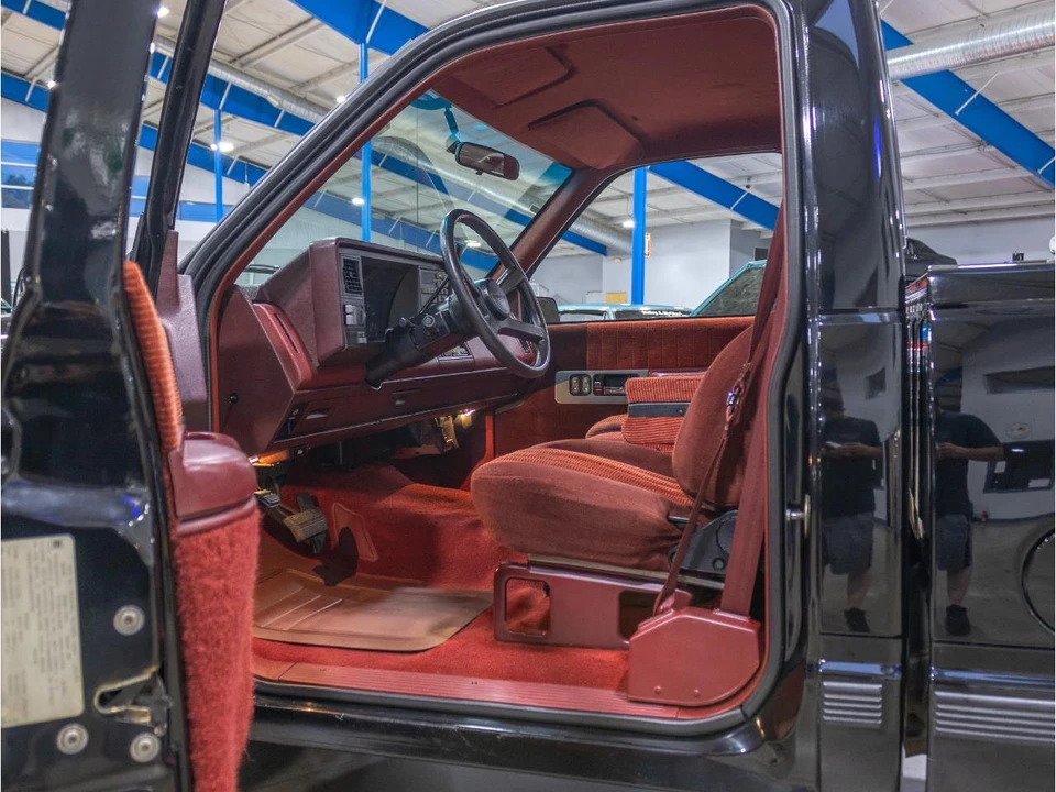 1990 Chevrolet C/K 4th Gen - Image 23 of 31