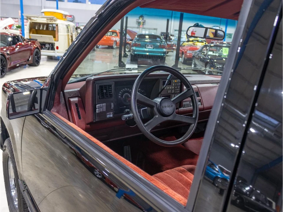 1990 Chevrolet C/K 4th Gen - Image 21 of 31