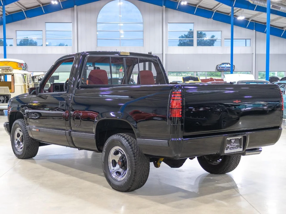 1990 Chevrolet C/K 4th Gen - Image 5 of 31