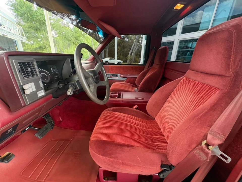 1990 Chevrolet C/K 4th Gen - Image 24 of 31