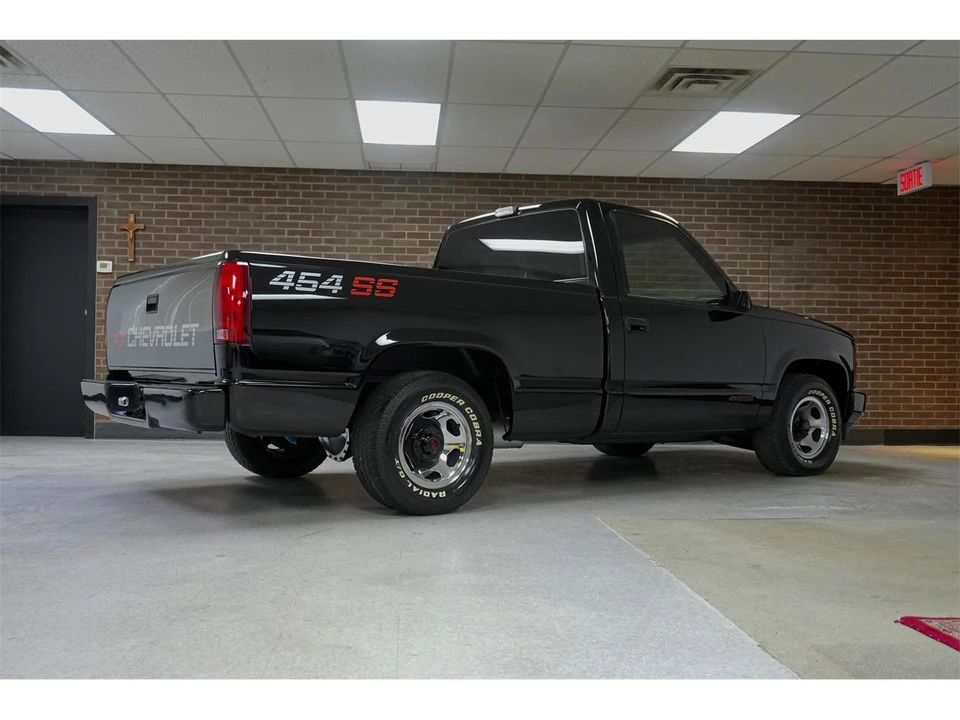 1990 Chevrolet C/K 4th Gen - Image 2 of 31