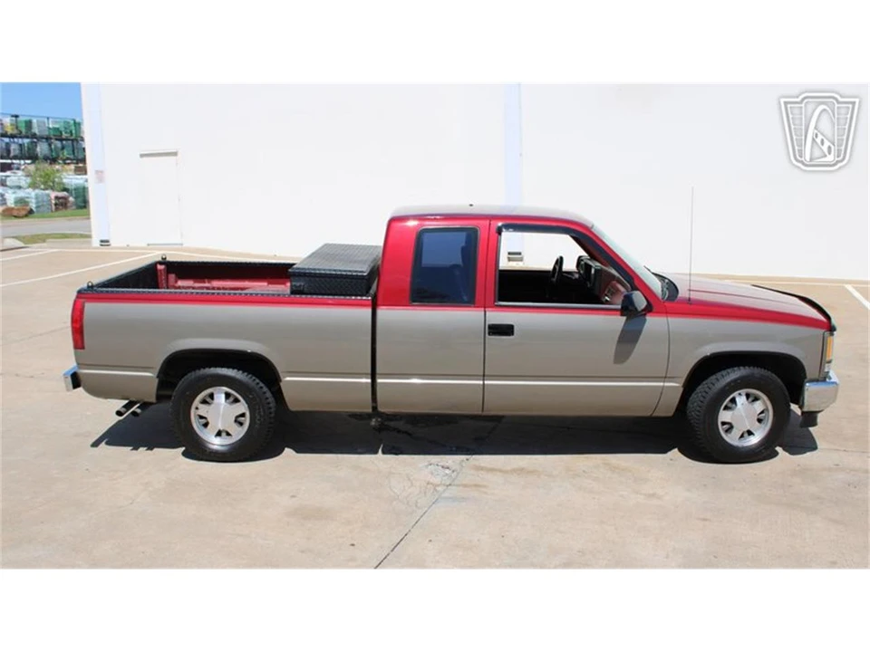 1990 Chevrolet C/K 4th Gen - Image 4 of 31