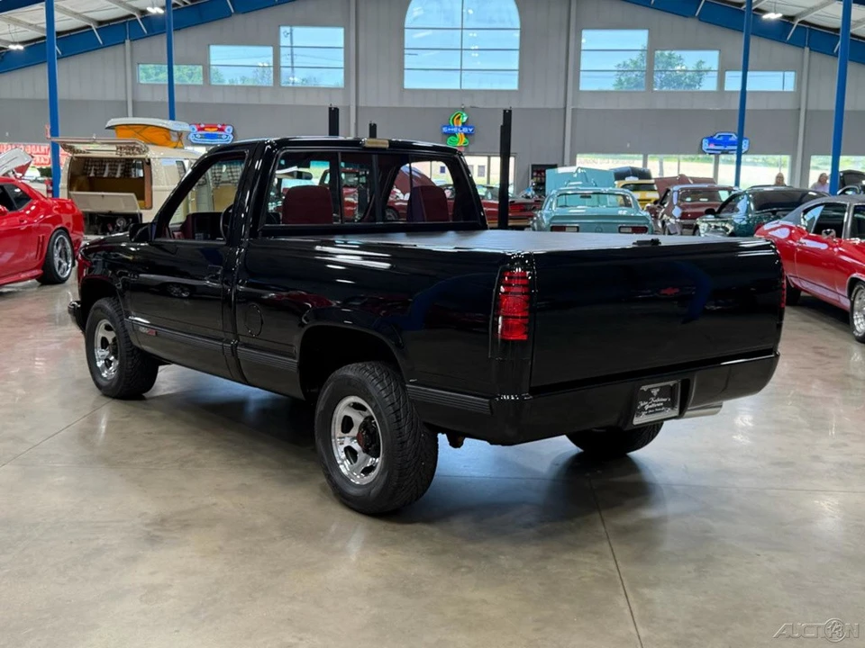 1990 Chevrolet - Image 5 of 24