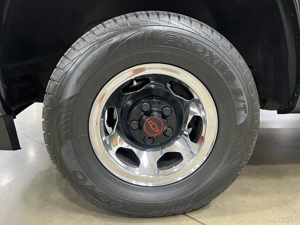 1990 Chevrolet - Image 13 of 24