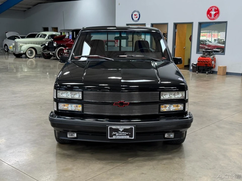 1990 Chevrolet - Image 8 of 24