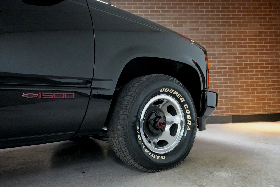 1990 Chevrolet 454 SS - Image 6 of 24