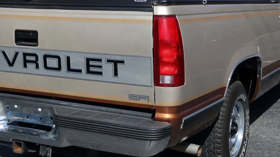 1990 Chevrolet C/K 4th Gen - Image 17 of 22