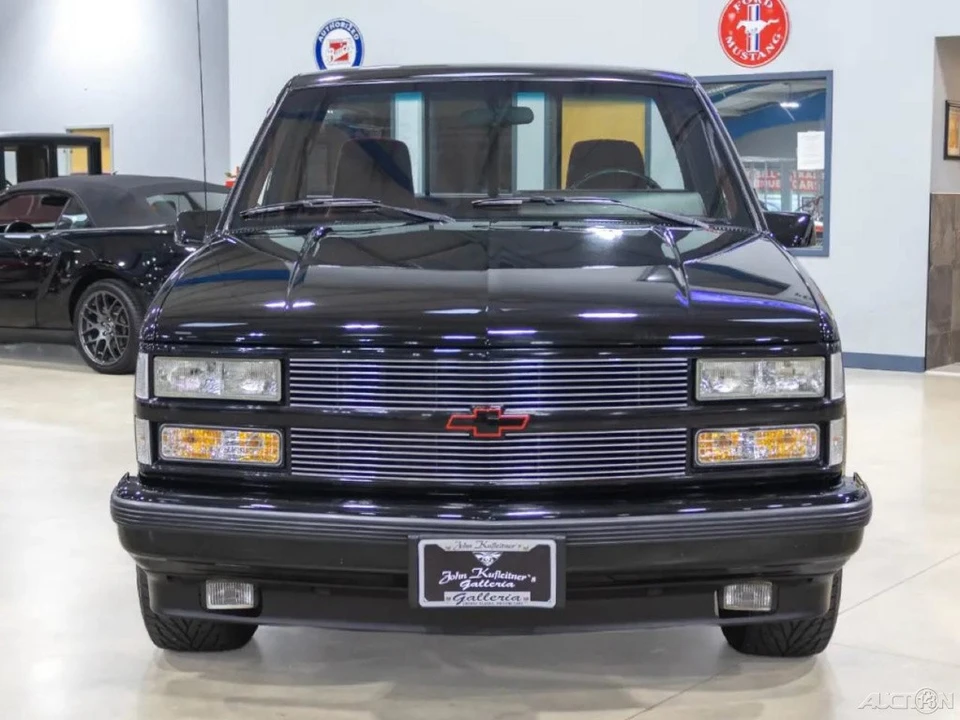 1990 Chevrolet 454 SS - Image 2 of 24