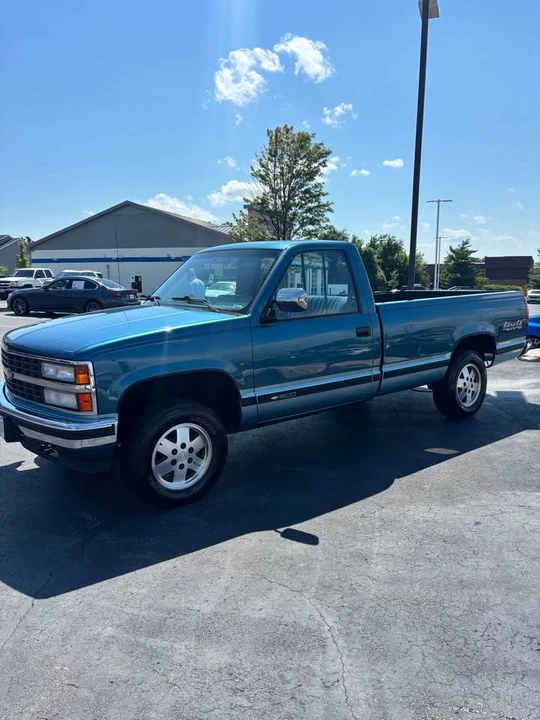 1990 Chevrolet C/K 4th Gen - Image 4 of 10