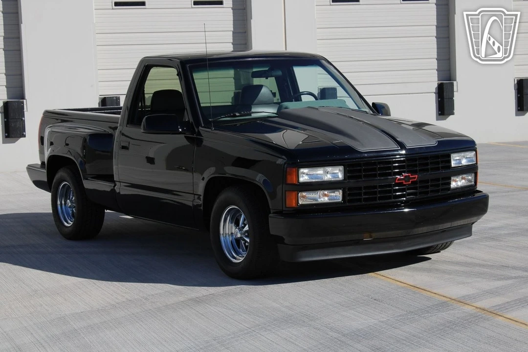 1990 Chevrolet C/K 3rd Gen - Image 5 of 12