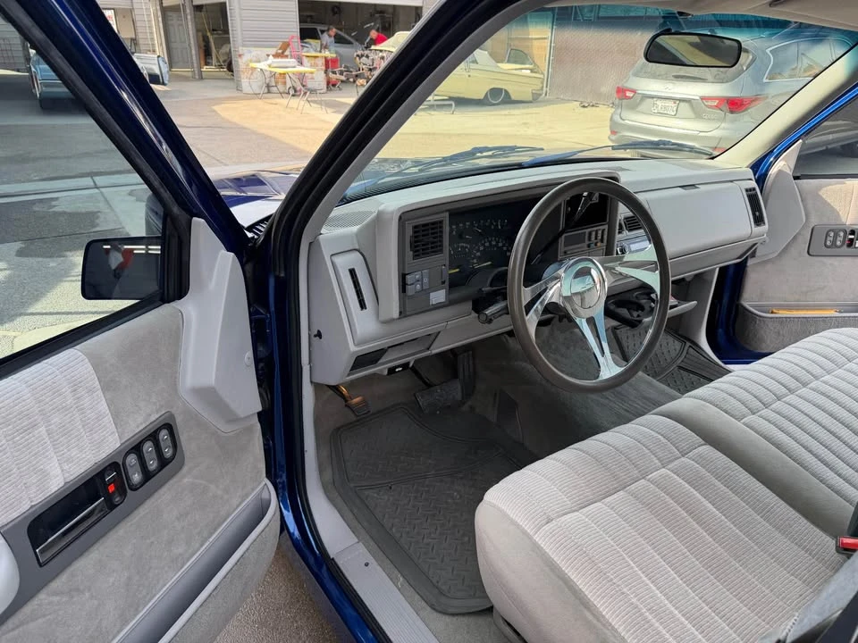 1990 Chevrolet C/K 4th Gen - Image 8 of 17