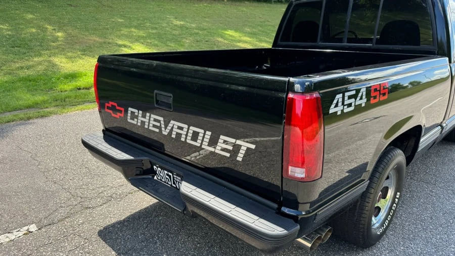 1990 Chevrolet 454 SS - Image 8 of 30