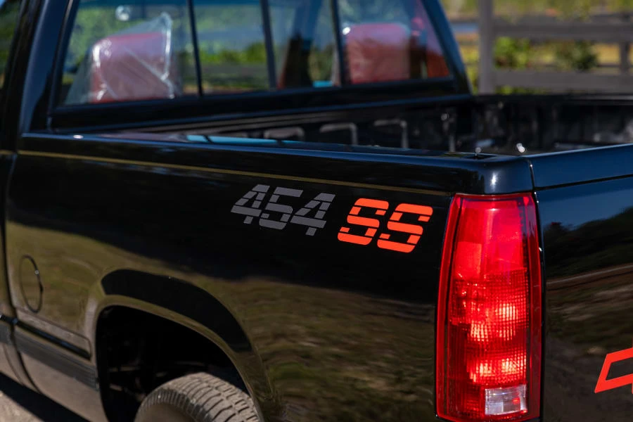 1990 Chevrolet 454 SS - Image 9 of 31