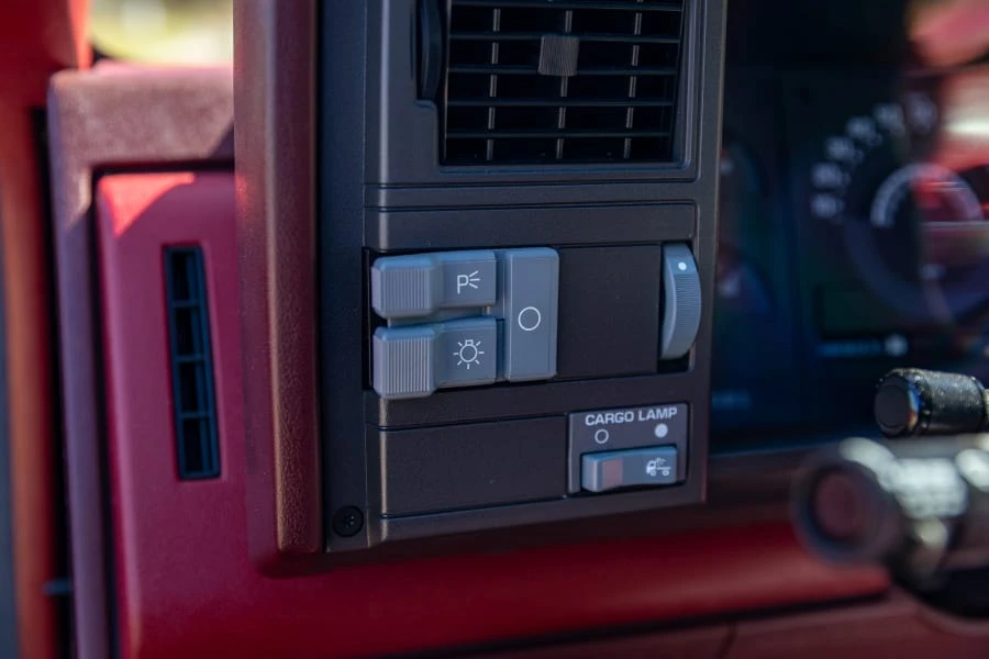 1990 Chevrolet 454 SS - Image 27 of 31