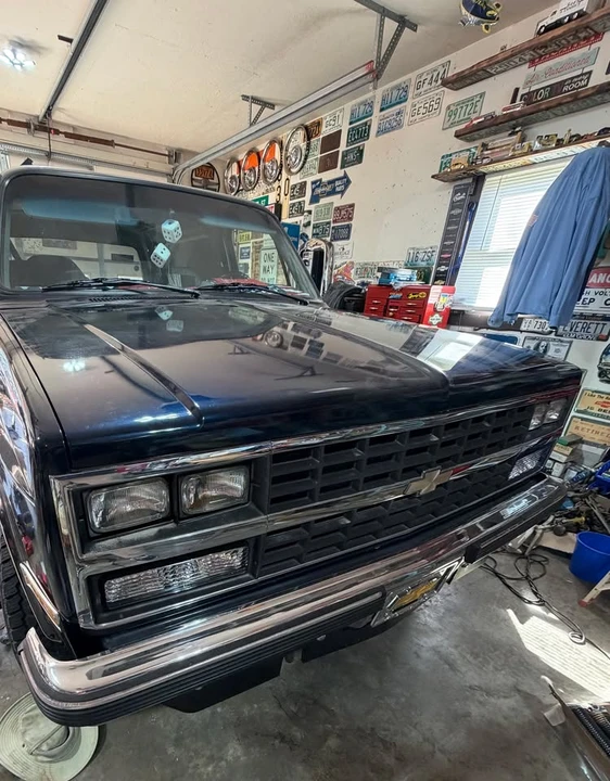 1990 Chevrolet Blazer - Image 2 of 17