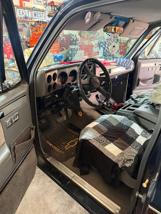1990 Chevrolet Blazer - Image 14 of 17