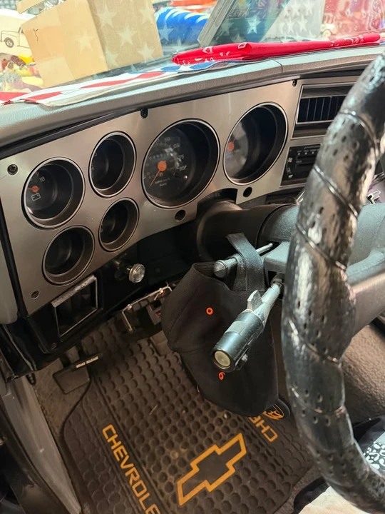 1990 Chevrolet Blazer - Image 16 of 17