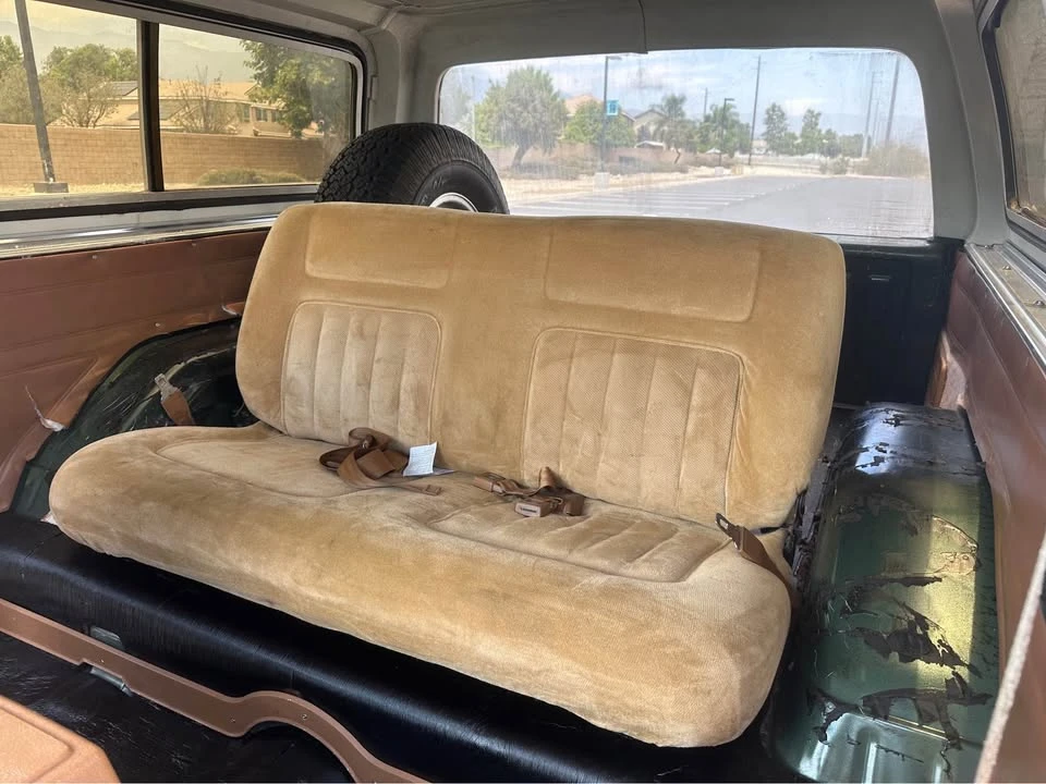 1990 Chevrolet Blazer - Image 10 of 12