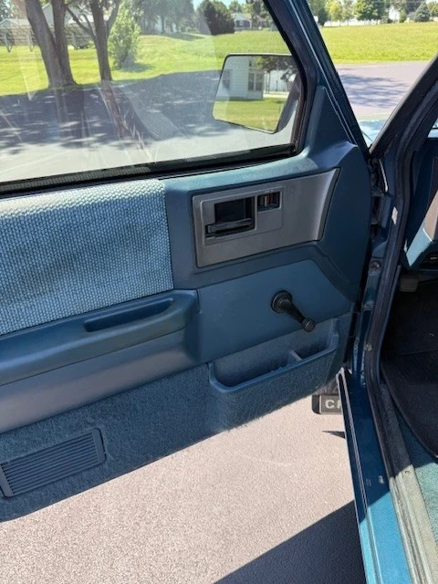 1990 Chevrolet K5 Blazer 2nd Gen - Image 4 of 12