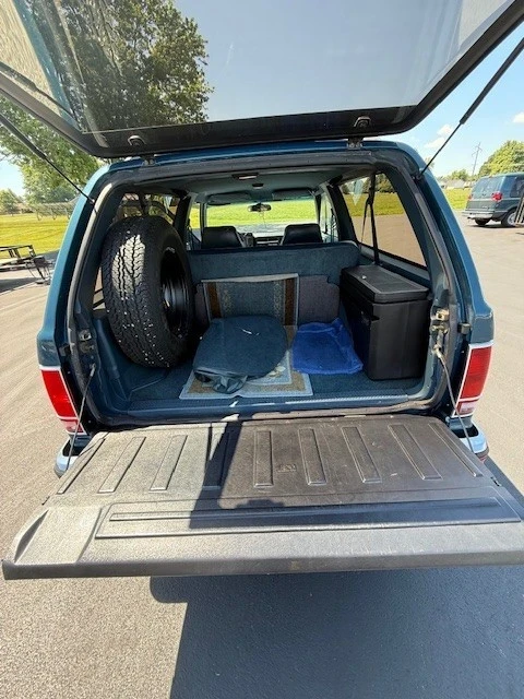 1990 Chevrolet K5 Blazer 2nd Gen - Image 9 of 12