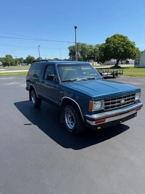 1990 Chevrolet K5 Blazer 2nd Gen - Image 3 of 12