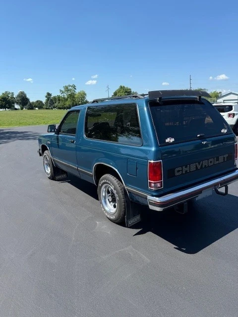 1990 Chevrolet K5 Blazer 2nd Gen - Image 2 of 12