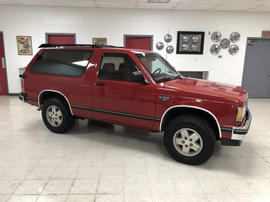 1990 Chevrolet Blazer - Image 10 of 11