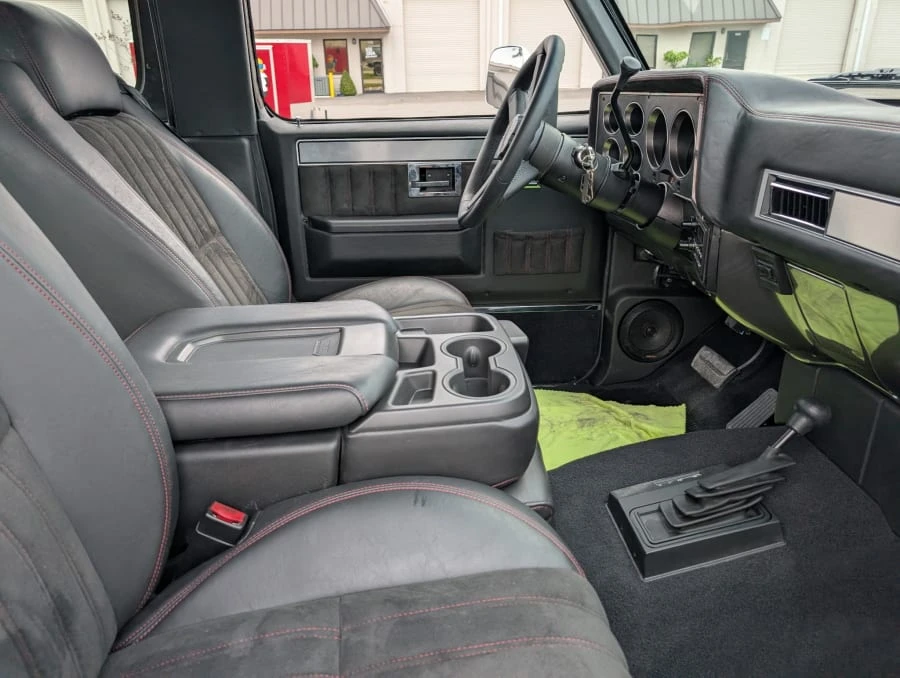 1990 Chevrolet Blazer - Image 11 of 13