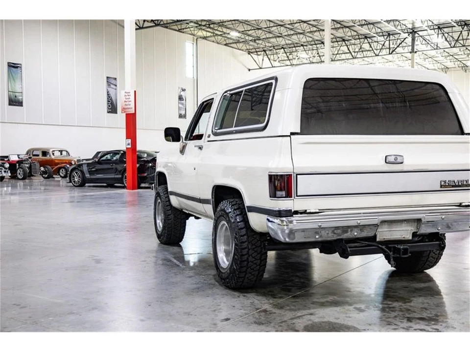 1990 Chevrolet K5 Blazer 2nd Gen - Image 27 of 31