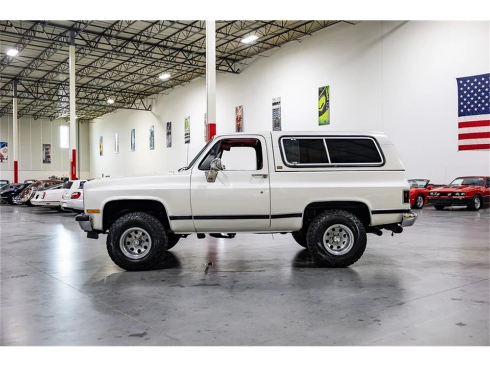 1990 Chevrolet K5 Blazer 2nd Gen - Image 3 of 31