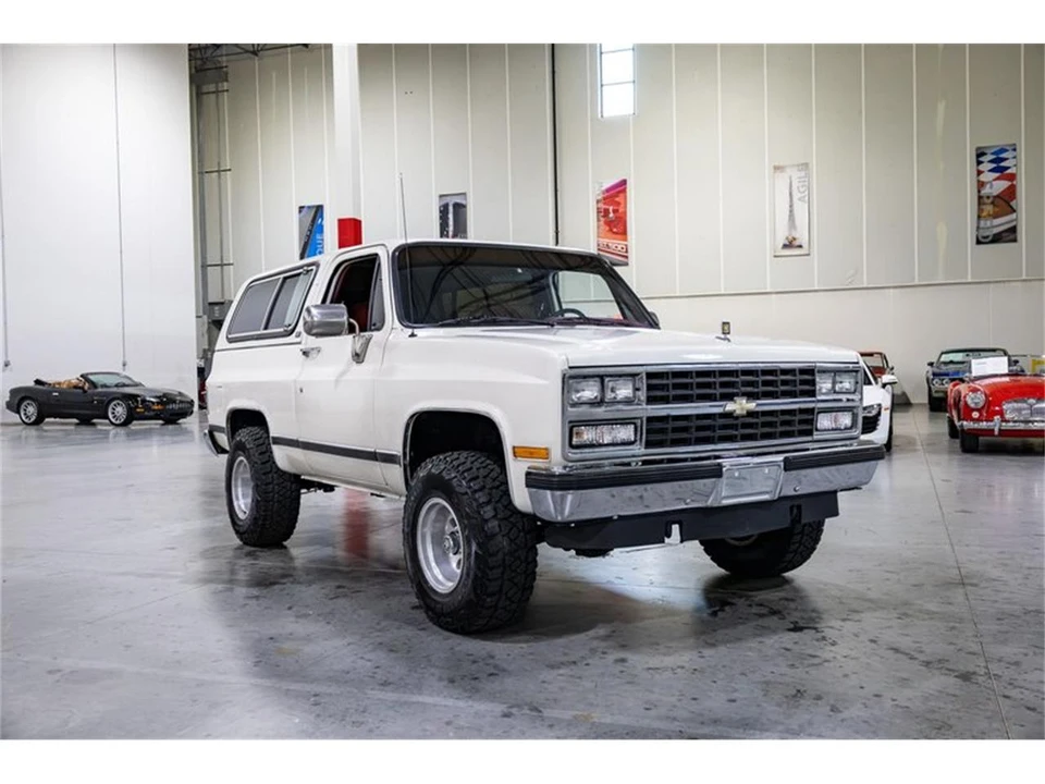 1990 Chevrolet K5 Blazer 2nd Gen - Image 8 of 31