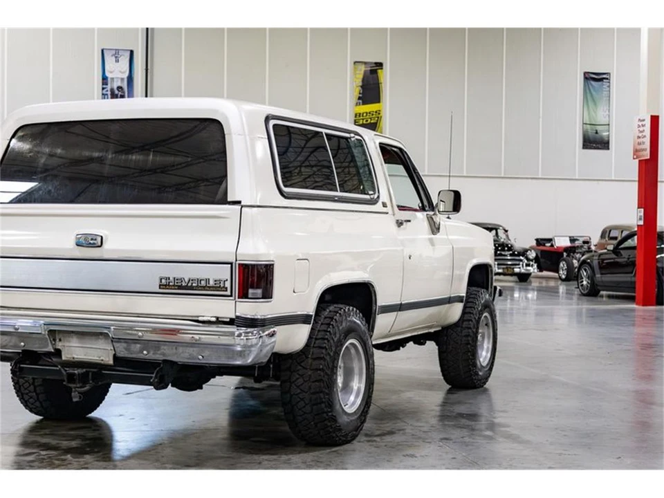 1990 Chevrolet K5 Blazer 2nd Gen - Image 28 of 31