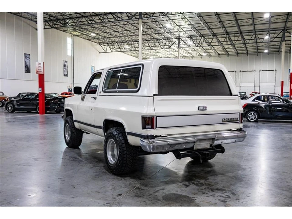 1990 Chevrolet K5 Blazer 2nd Gen - Image 4 of 31