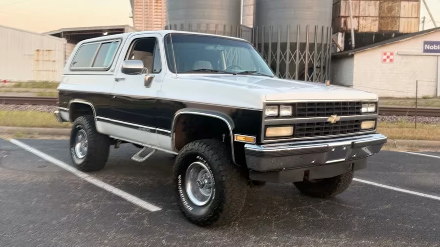 1990 Chevrolet K5 Blazer 2nd Gen - Image 4 of 12