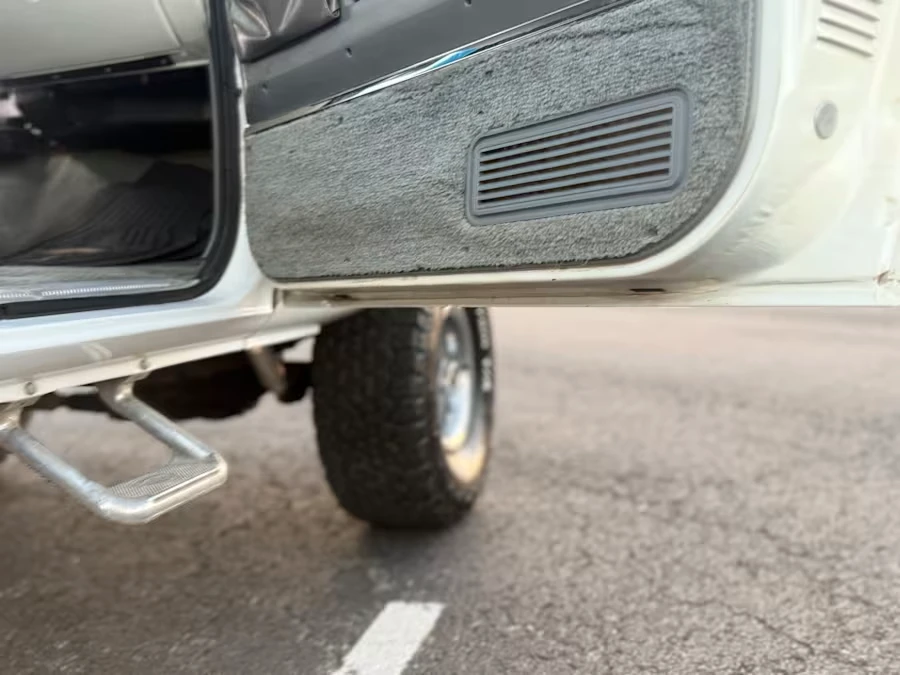 1990 Chevrolet K5 Blazer 2nd Gen - Image 9 of 12