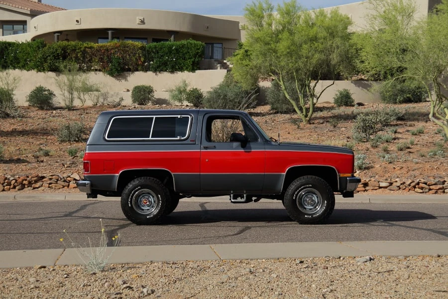 1990 Chevrolet Blazer - Image 11 of 31