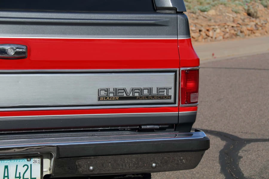 1990 Chevrolet Blazer - Image 16 of 31