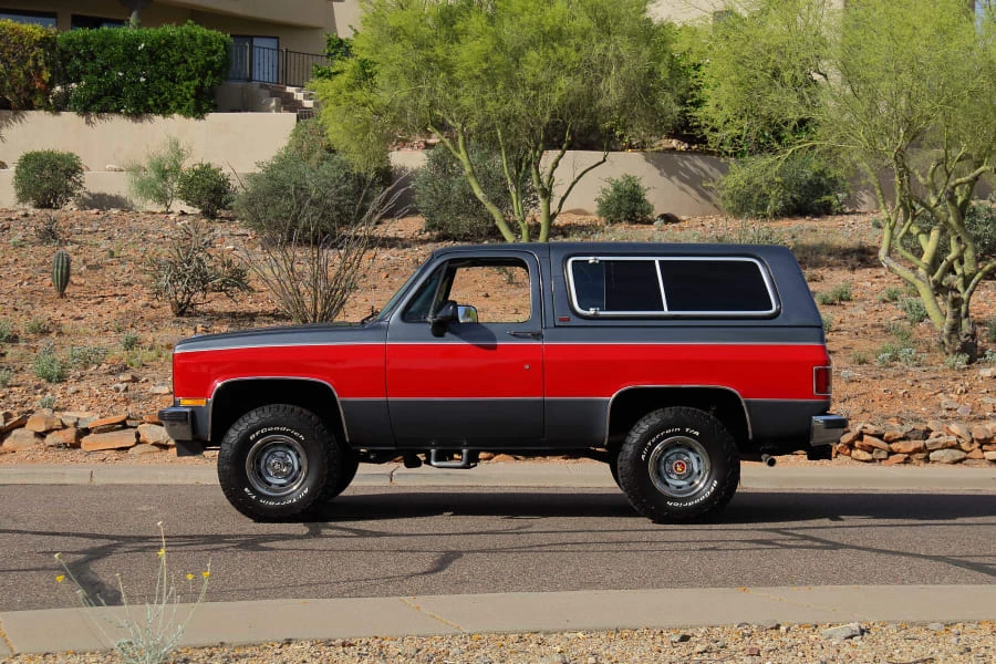 1990 Chevrolet Blazer - Image 2 of 31