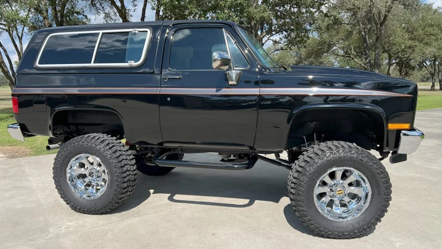 1990 Chevrolet Blazer - Image 2 of 21
