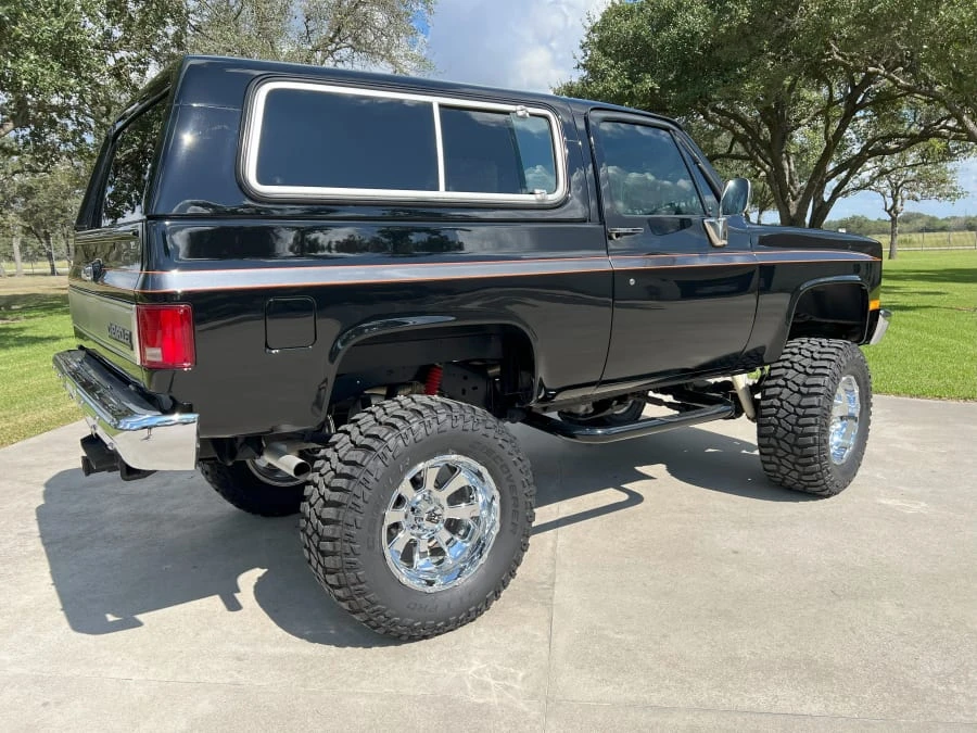1990 Chevrolet Blazer - Image 15 of 21