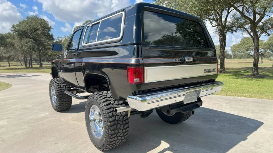 1990 Chevrolet Blazer - Image 9 of 21