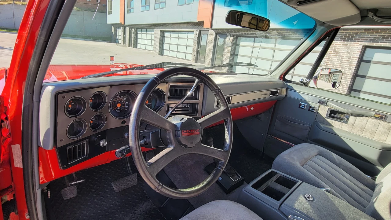 1990 Chevrolet Blazer - Image 4 of 28