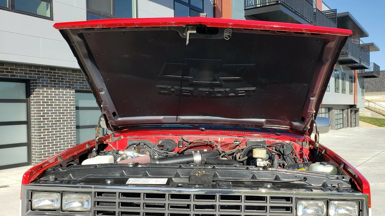 1990 Chevrolet Blazer - Image 10 of 28