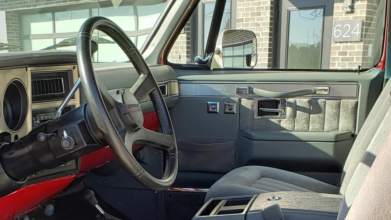 1990 Chevrolet Blazer - Image 12 of 28