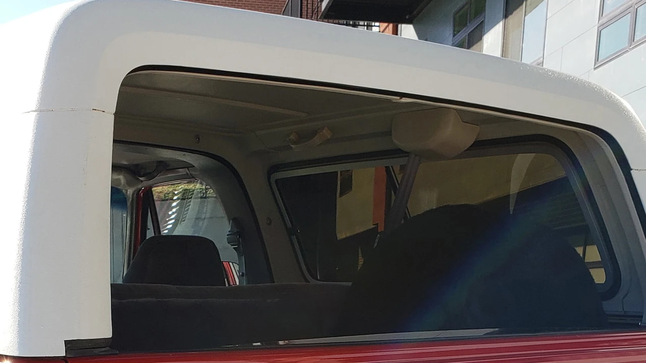1990 Chevrolet Blazer - Image 20 of 28